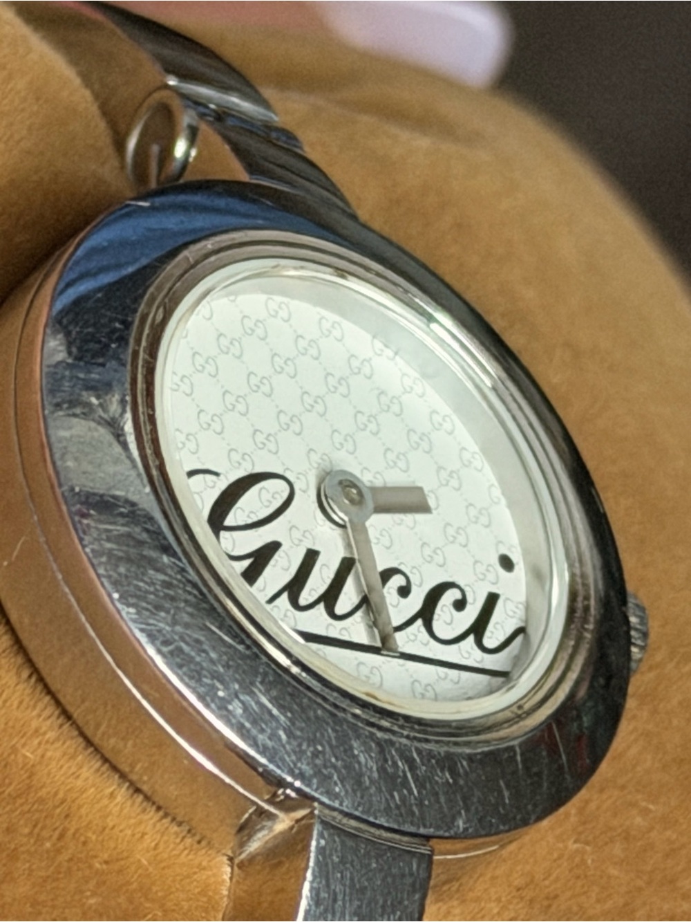 GUCCI YA105528 105 Series Swiss Quartz Bangle Watch Complete Set Box Papers - Picture 9 of 13